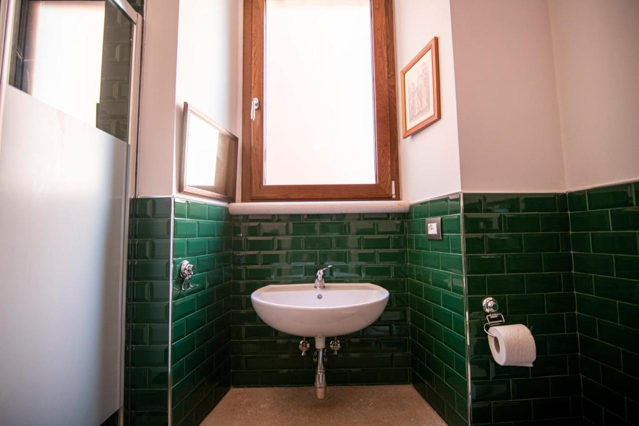 Redmood Guesthouse Барлетта Экстерьер фото