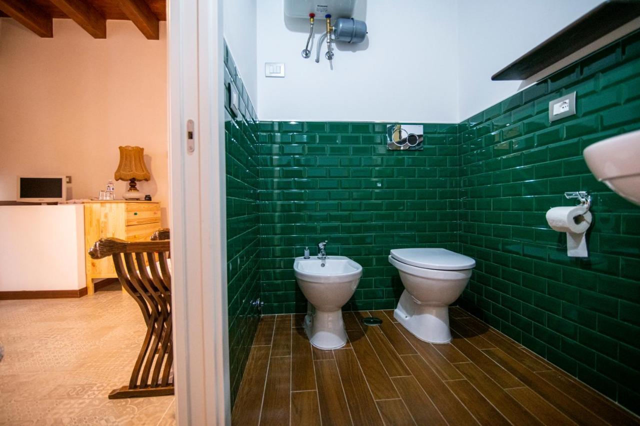 Redmood Guesthouse Барлетта Экстерьер фото